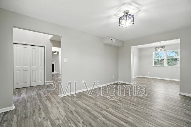 Building Photo - 5081 Holly Farms Dr