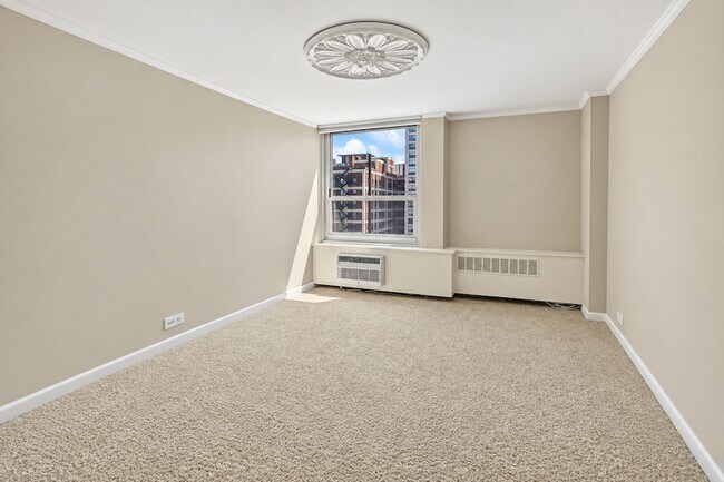 Building Photo - 1255 N Sandburg Terrace