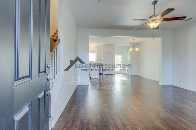 Building Photo - 304 Oldbury Ln