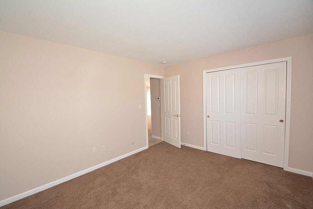 Building Photo - 285 Pennwood Ln