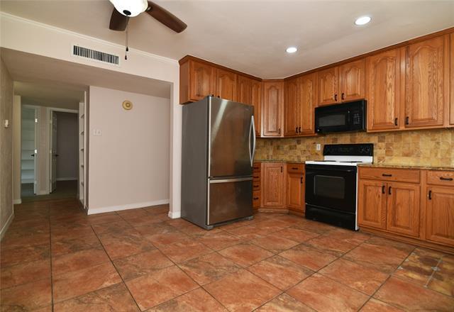Building Photo - 1805 Spanish Trail