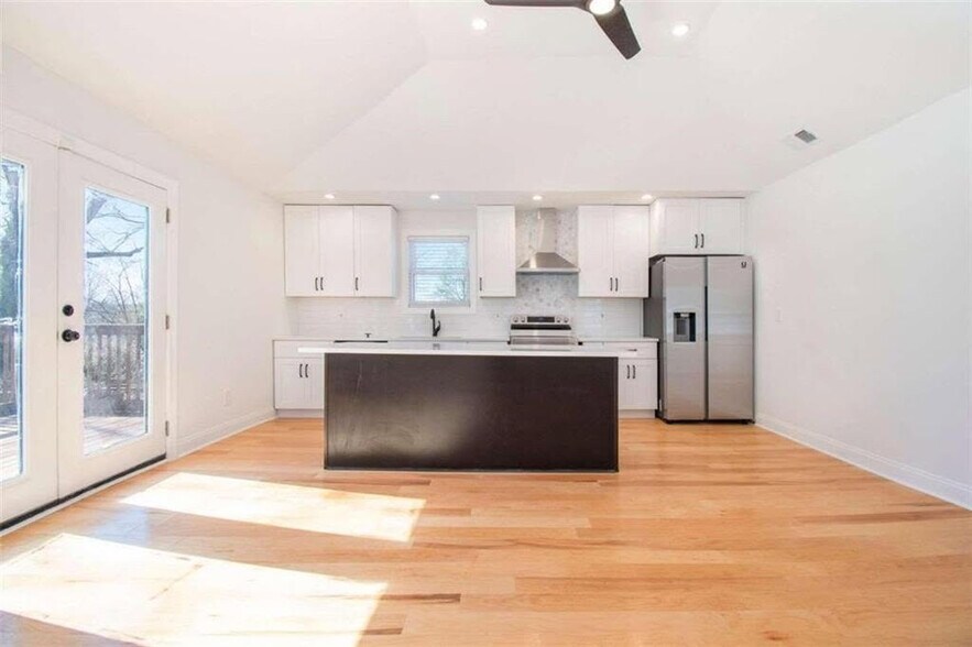 Building Photo - Room in House on Meldon Ave SE
