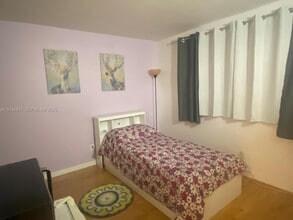 Building Photo - 19001 NE 14th Ave