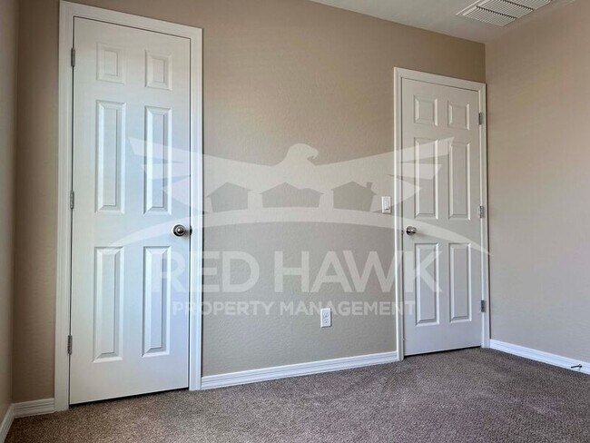 Building Photo - 1050 Kachina Dr