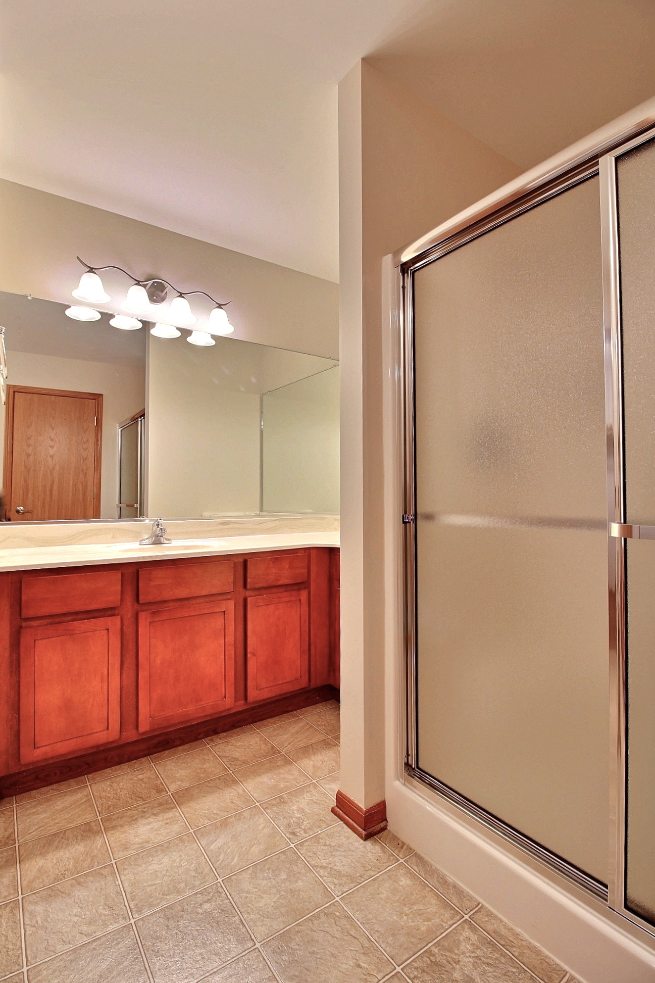 Master Bathroom - 10125 Privet Drive