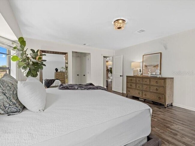 Building Photo - 15650 Prairie Creek Blvd