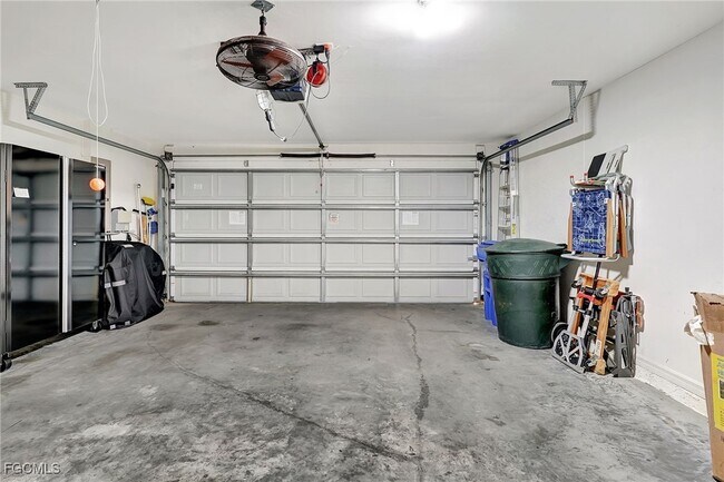 Building Photo - 11041 Iron Horse Way