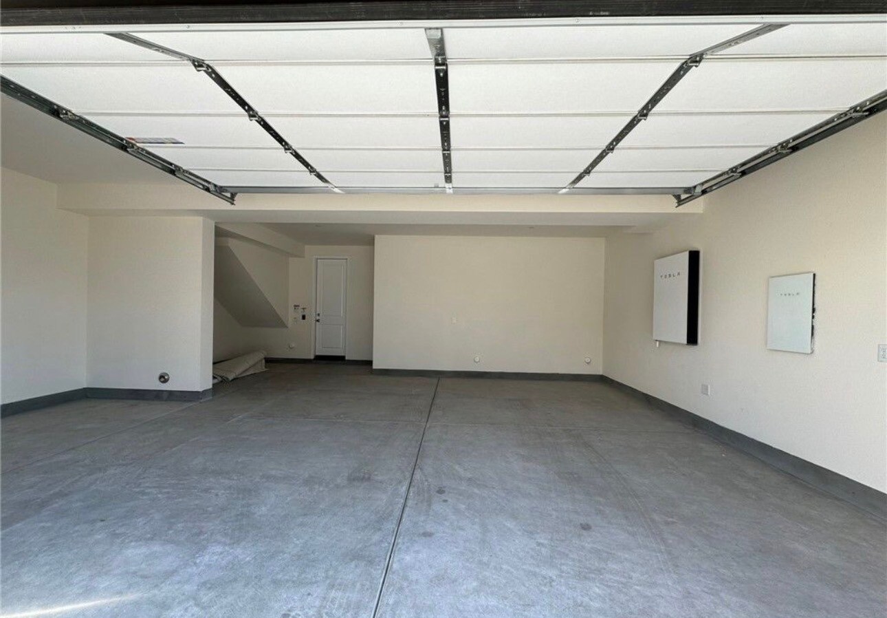 Building Photo - 114 Seep