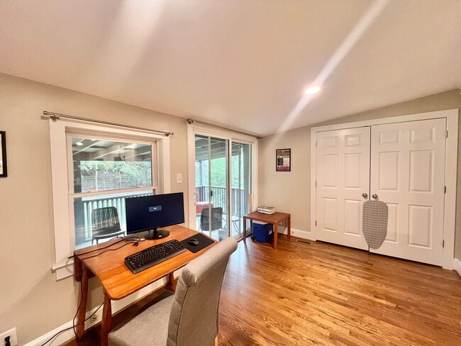 Building Photo - Newly Remodeled 2 BD, 2BA Raleigh Home wit...