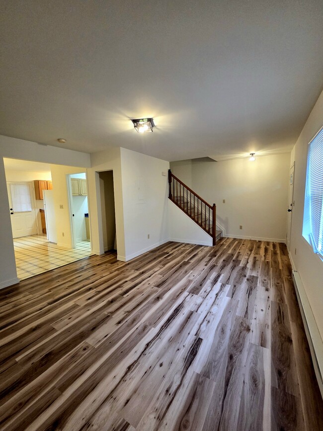 Building Photo - 10819 Washington Ct