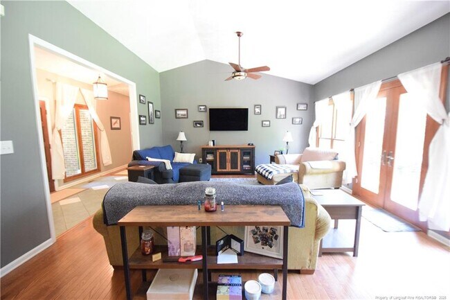 Building Photo - 187 Lakewind Ct