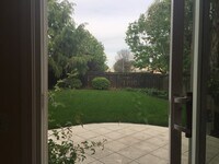 Building Photo - 3 Bed 2.5 Bath Single Family Home In Brentwood