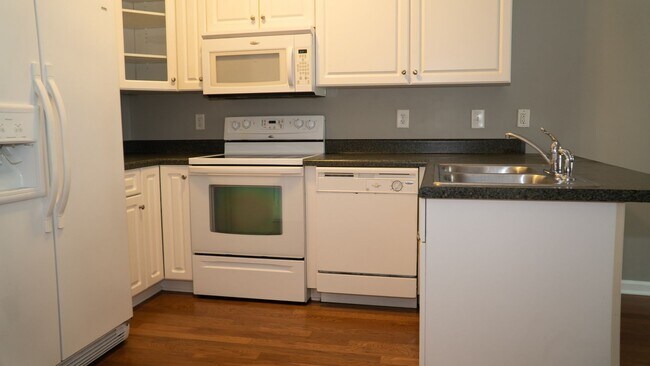 Building Photo - 714 Spence Enclave Ln