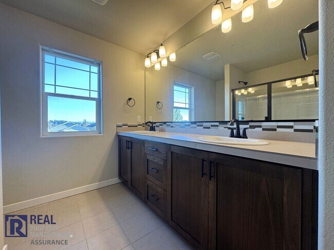 Building Photo - Mt Hood views 4BR/3BA Villebois luxury home available now! Dog Friendly