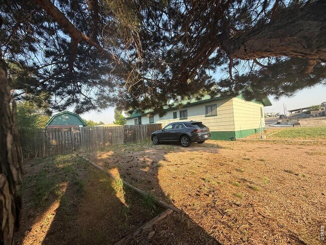 Building Photo - 114 Linden Dr