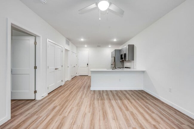 Interior Photo - Correo Place