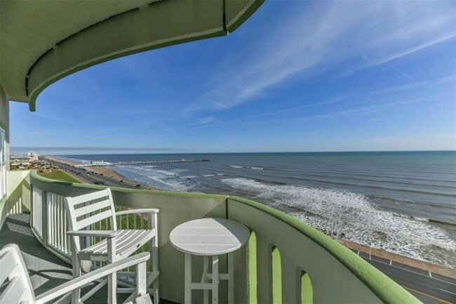Building Photo - 9420 Seawall Blvd