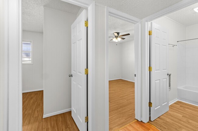 Building Photo - 106 Apache Hills Dr