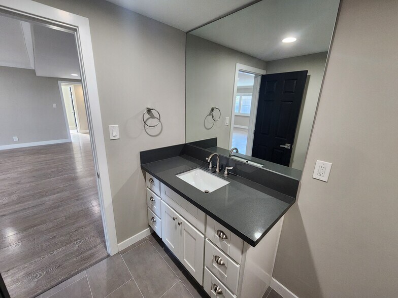 Building Photo - 17200 Willard St