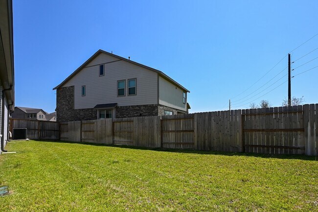 Building Photo - 3057 Pensacola Dr