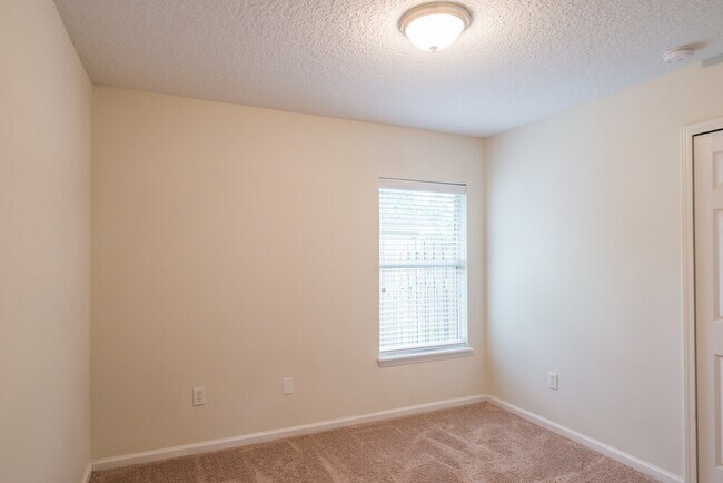 Building Photo - 195 Lige Branch Ln