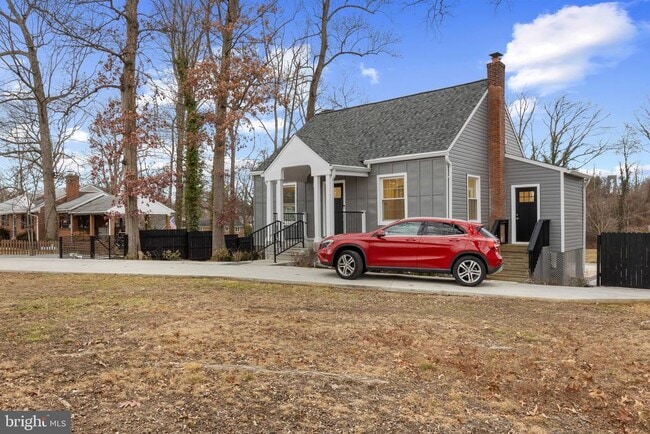 Building Photo - 3284 Annandale Rd