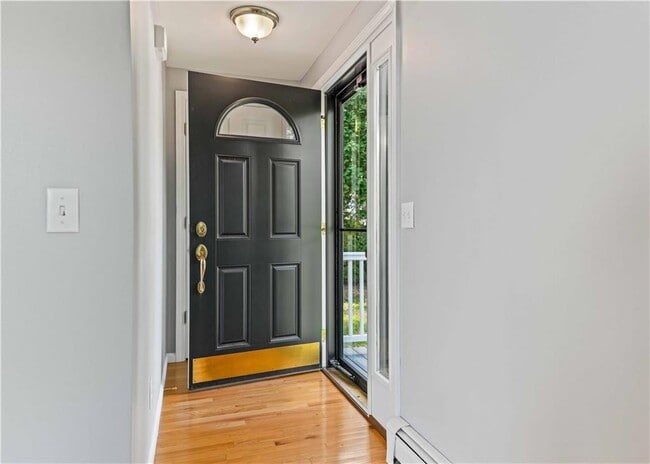 Building Photo - 24 Smith St