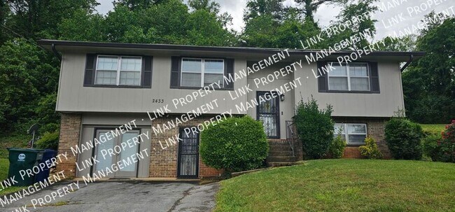 Building Photo - 2433 Meade Cir