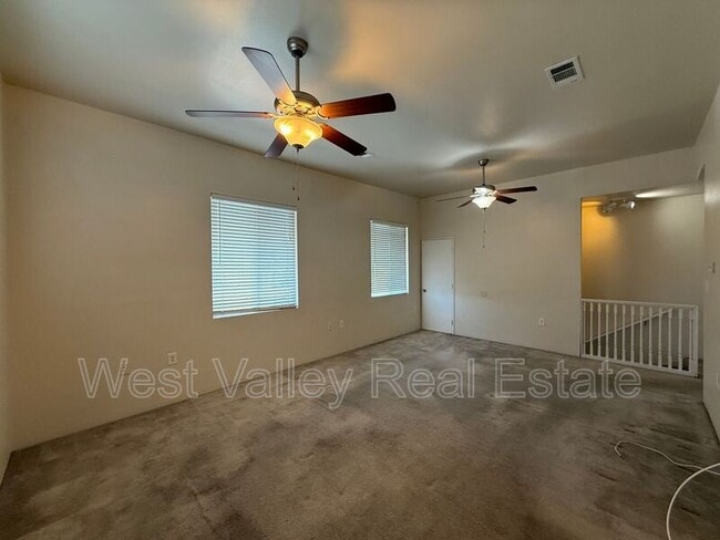 Building Photo - 315 7th St