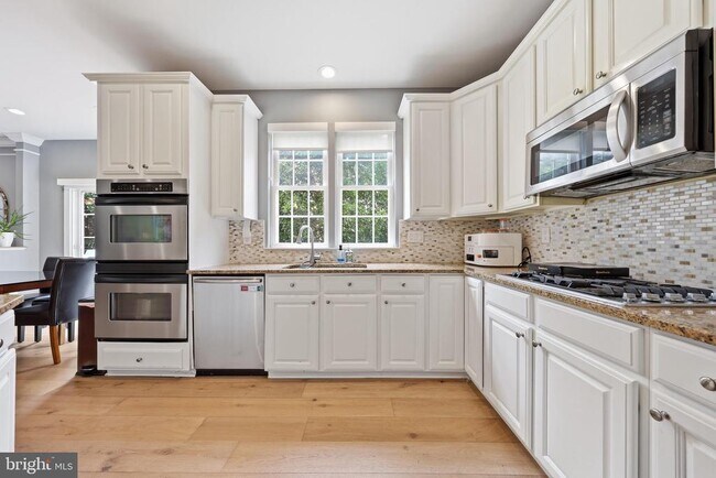Building Photo - 3852 Glasgow Way