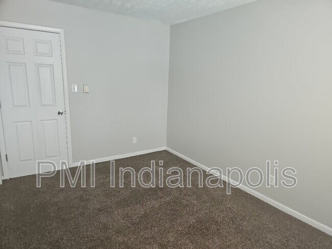 Building Photo - 6240 E 11th St