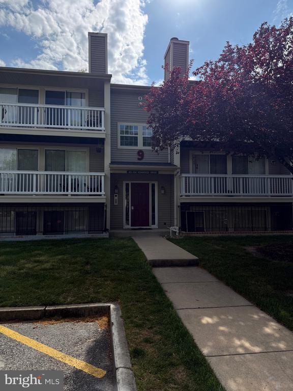 Building Photo - 95 Kenwood Dr