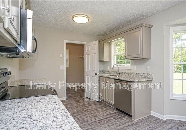 Building Photo - 1517 Clan Campbell Dr
