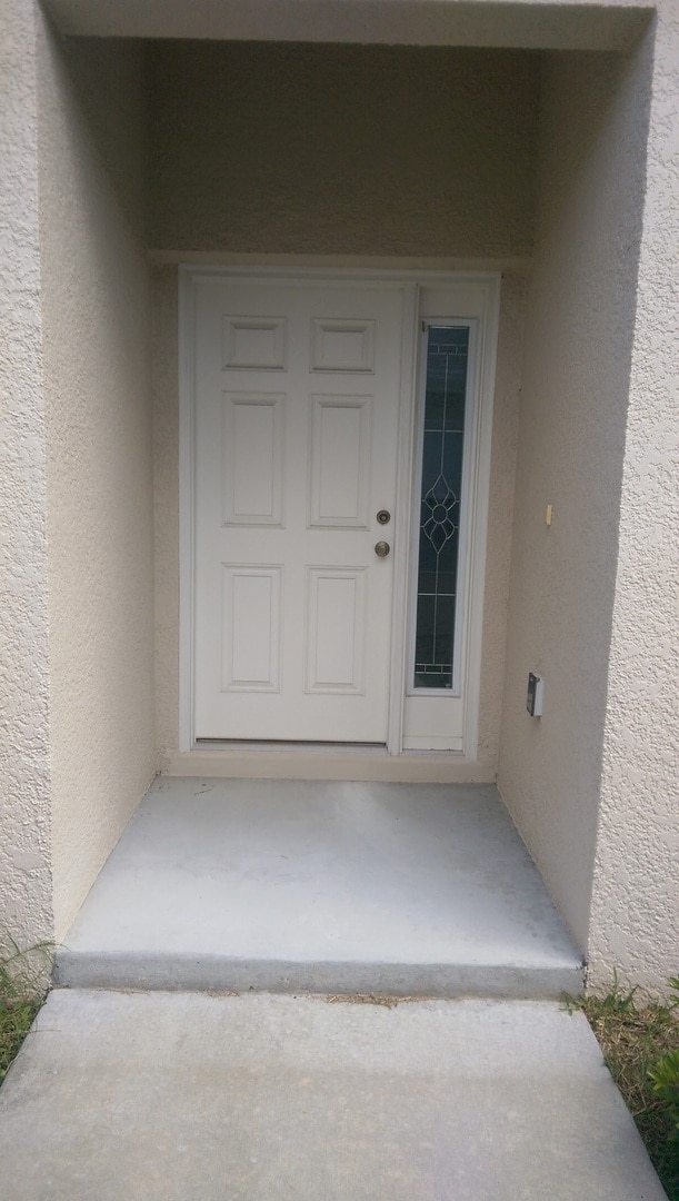 Building Photo - 3 bed, 2 bath 2 car garage