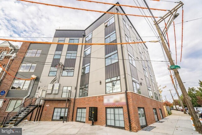 Building Photo - 646 N 32nd St