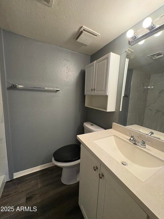 Building Photo - 2938 N 61st Pl