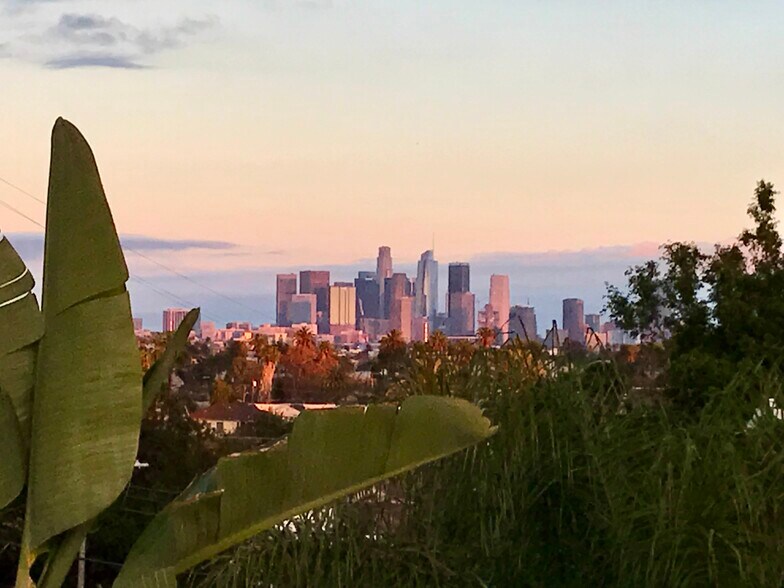 Building Photo - 1203 S Rimpau Blvd