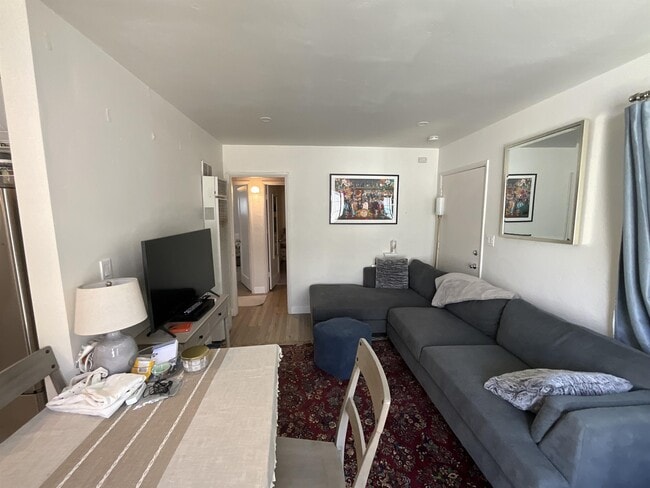 Building Photo - 1948 Reed Ave