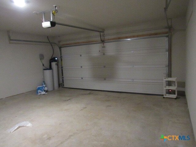Building Photo - 1210 Lindsey Dr