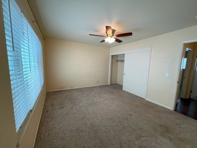 Building Photo - Bright and Sunny 3 bedroom home in North E...