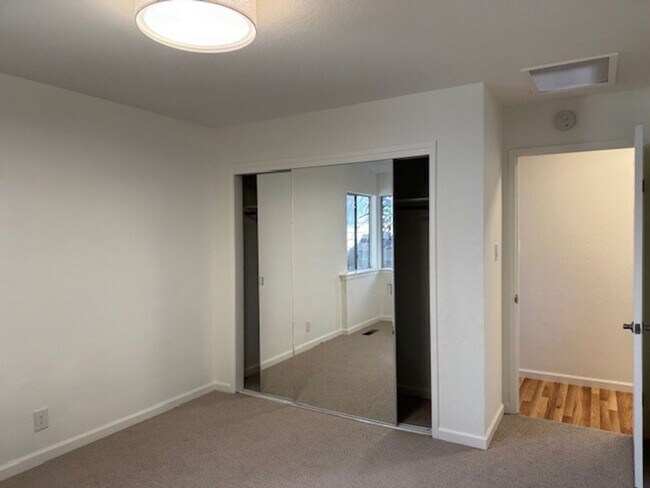 Building Photo - Beautiful home in Laurel Wood