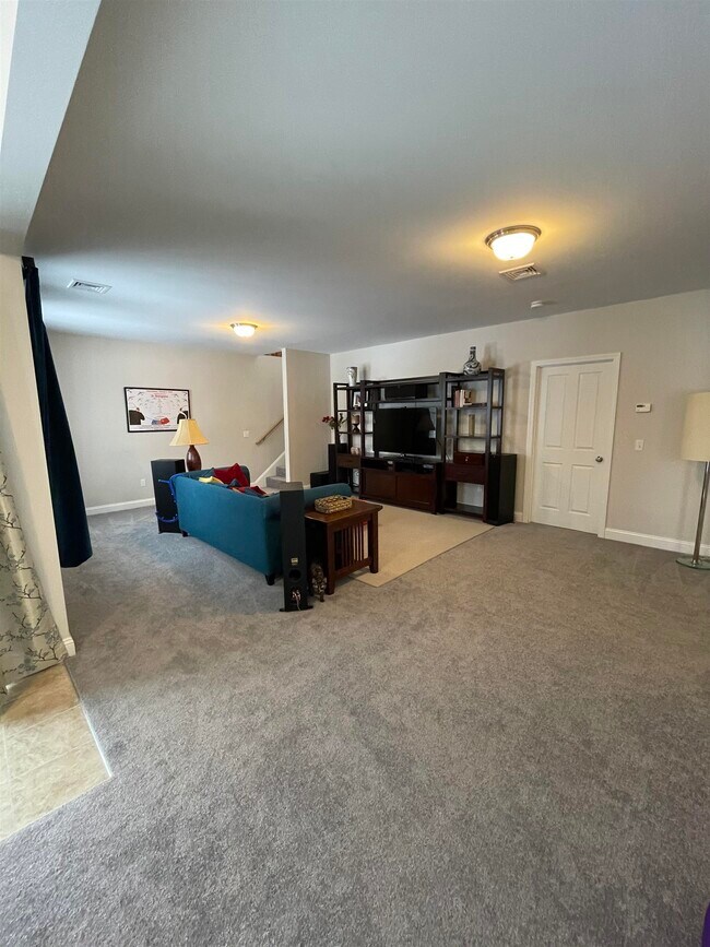 Building Photo - 50 Laurentide Ln