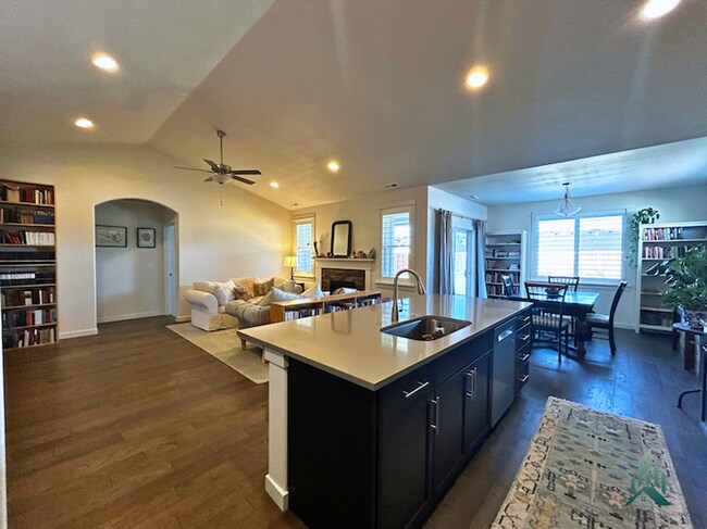 Building Photo - Premium 4-Bedroom, 3-Bathroom Home for Rent