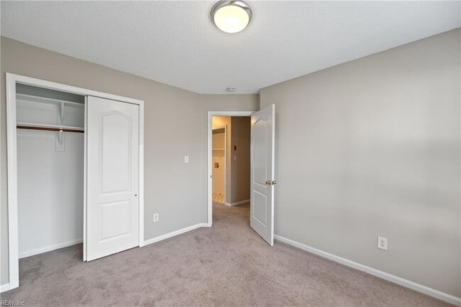 Building Photo - 506 Whisper Walk