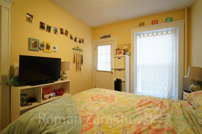 Building Photo - 19 Vinal St