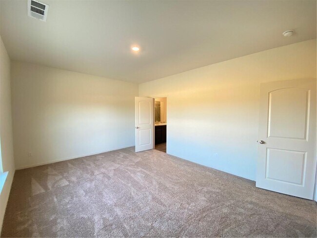 Building Photo - 116 Allington Cir