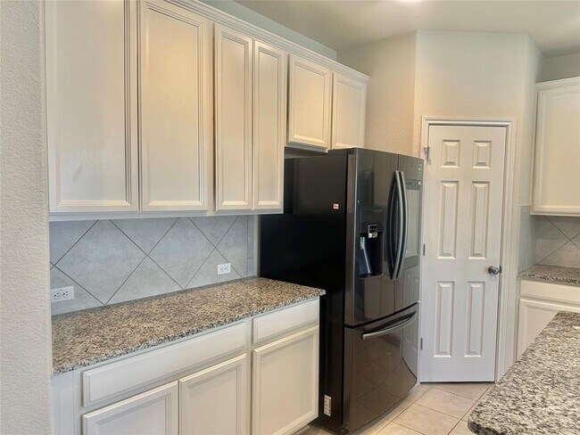 Building Photo - 7211 Loggia Pl