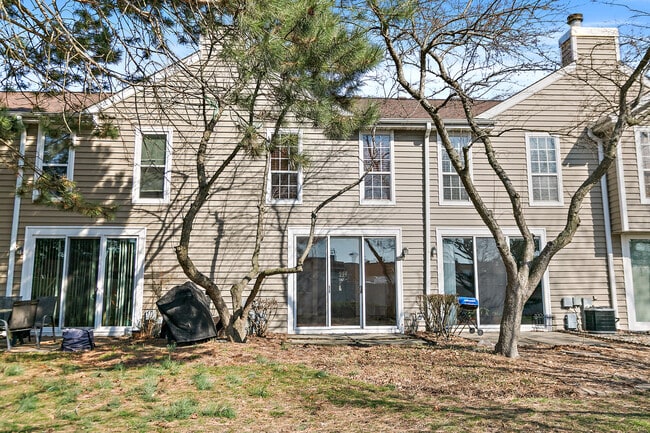 Building Photo - 1273 Cranbrook Dr