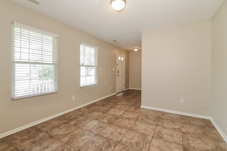 Building Photo - 6714 Hunters Creek Blvd
