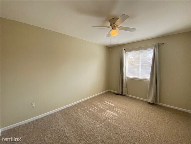 Building Photo - 6710 Summerdale Ct E